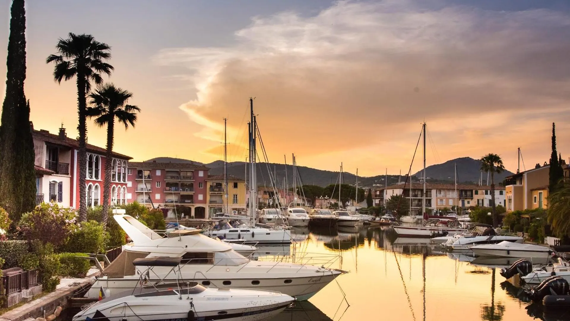 Fully Renovated 2-Room Apartment With Ac A Large Balcony In The Center Grimaud