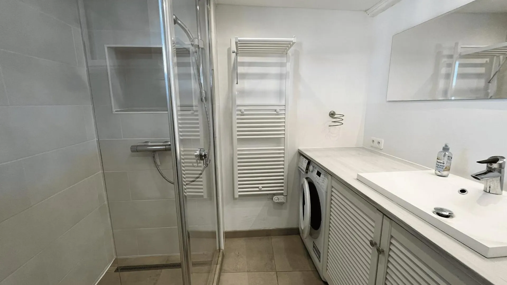 Fully Renovated 2-Room Apartment With Ac A Large Balcony In The Center Grimaud 0*,